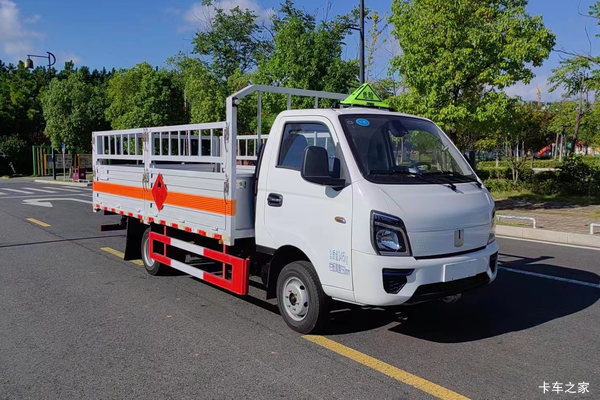 远程 锋锐V5M 129马力 4X2 4米气瓶运输车