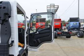 J6F&nbsp;载货车驾驶室                                               图片