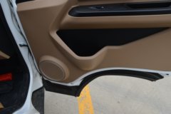 蓝擎汽车 凌R 1.6L 122马力 汽油 3.85米单排厢式微卡