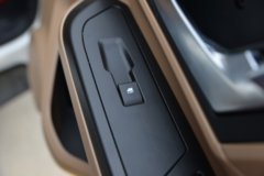 蓝擎汽车 凌R 1.6L 122马力 汽油 3.85米单排厢式微卡