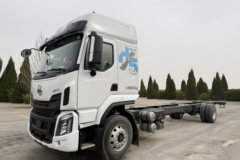 东风柳汽 乘龙H5 6.4L柴油 300马力 4X2 法士特8档 9.6米厢式载货车
