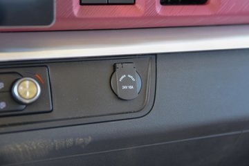 �������ó� ����G500 ���ϰ� 4.3L���� 240���� 4X2 ��ʿ��10�� 4.2���Ű���ж��ͼƬ