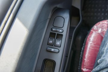 �������ó� ����G500 ���ϰ� 4.3L���� 240���� 4X2 ��ʿ��10�� 4.2���Ű���ж��ͼƬ