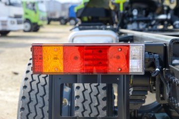 �������ó� ����G500 ���ϰ� 4.3L���� 240���� 4X2 ��ʿ��10�� 4.2���Ű���ж��ͼƬ