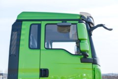 陕汽商用车德御Q300 8.5L柴油 380马力 8X4 法士特12档 5.8米自卸车