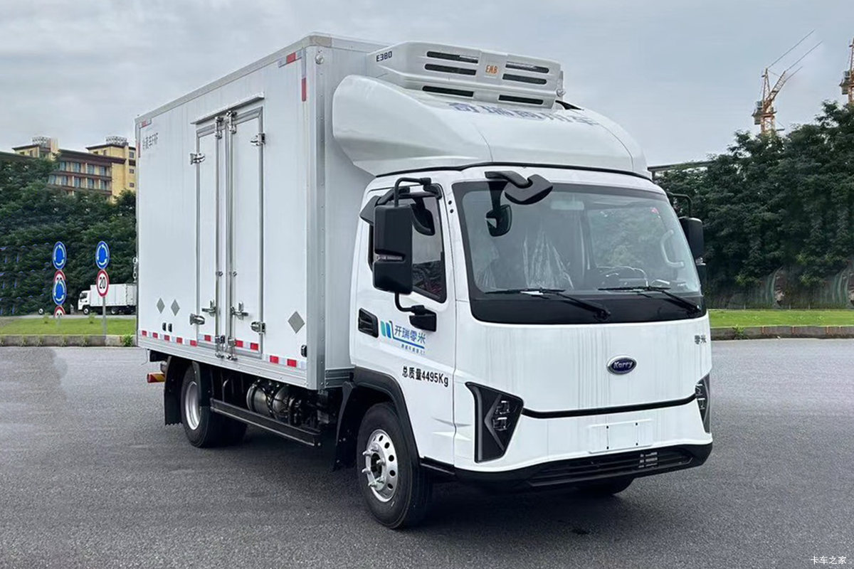 奇瑞商用车 零米 运营版 4X2 4.08米单排纯电动冷藏车 中创新航134kWh