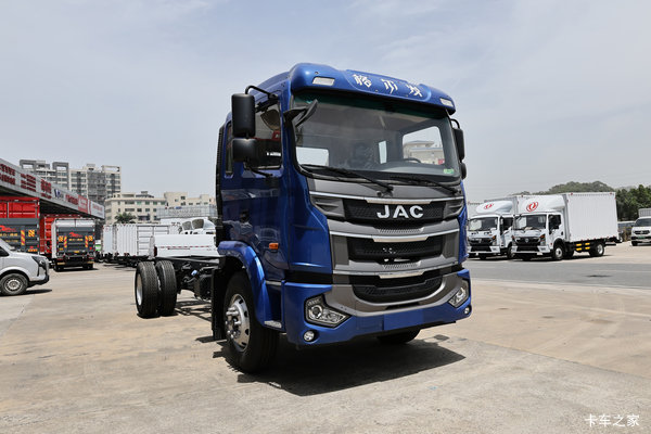 江淮 格尔发A5L 5.1L柴油 240马力 4X2 法士特8档 6.8米厢式载货车