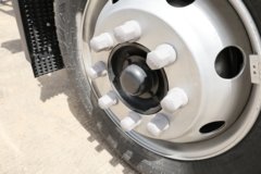 江淮 格尔发A5L 5.1L柴油 240马力 4X2 法士特8档 6.8米厢式载货车