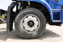 江淮 格尔发A5L 5.1L柴油 240马力 4X2 法士特8档 6.8米厢式载货车