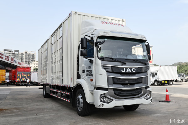 江淮重卡格尔发A5L 4.5L柴油 240马力 4X2 法士特8档 10米厢式载货车