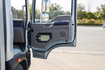 ����HOWO�Ῠͳ˧PRO 2.5L���� 170���� 8�� 4.15�׵�����ʽ�ῨͼƬ