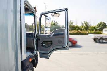 ����HOWO�Ῠͳ˧PRO 2.5L���� 170���� 8�� 4.15�׵�����ʽ�ῨͼƬ