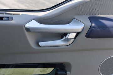 ����HOWOͳ˧PRO 2.5L���� 180���� ������8�� 4.15�׵�����ʽ�ῨͼƬ