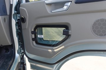 ����HOWOͳ˧PRO 2.5L���� 180���� ������8�� 4.15�׵�����ʽ�ῨͼƬ