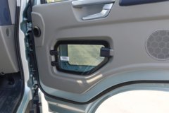 重汽HOWO统帅PRO 2.5L柴油 180马力 万里扬8档 4.15米单排厢式轻卡