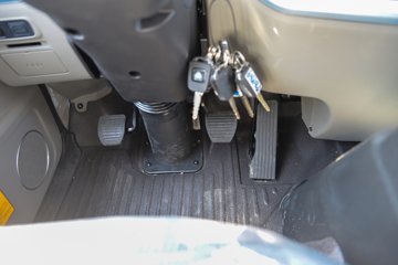 ����HOWOͳ˧PRO 2.5L���� 180���� ������8�� 4.15�׵�����ʽ�ῨͼƬ