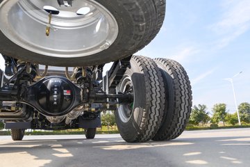 HOWOͳ˧PRO 2.5L 180 8 4.15׵ʽῨͼƬ