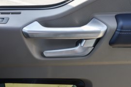 统帅PRO&nbsp;载货车驾驶室                                               图片