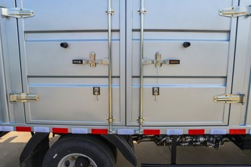 ����HOWO�Ῠͳ˧ 2.5L���� 180���� 6�� 4.15�׵�����ʽ�ῨͼƬ