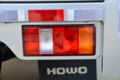 重汽HOWO轻卡统帅 2.5L柴油 180马力 6档 4.15米单排厢式轻卡