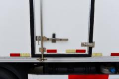 解放 虎6G中体 4.5T 4.05米单排插电式混合动力冷藏车14.016kWh