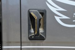 重汽HOWO悍将 2.5L柴油 180马力 万里扬8档 4.15米单排仓栅式轻卡