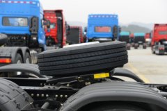 东风商用车天龙KL 标载版 6X4  换电式纯电动牵引车 宁德时代400kWh