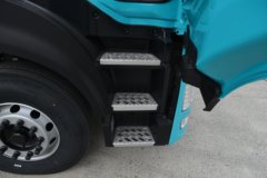 东风天龙KL 标载版 6X4 换电式纯电动牵引车 兰钧新能源400kWh
