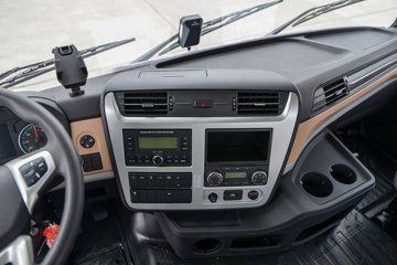 ��������KL ���ذ� 6X4 ����ʽ���綯ǣ���� ��������Դ400kWhͼƬ