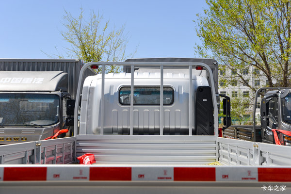 中国重汽HOWO 悍将 170马力 4.15米单排栏板轻卡