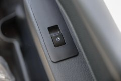 中国重汽HOWO 悍将 151马力 3.85米排半栏板轻卡(万里扬8档)