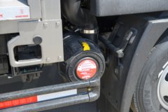 中国重汽HOWO 悍将 151马力 3.85米排半栏板轻卡(万里扬8档)