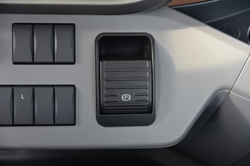 �������ó������콢GX 14.5L LNG 630���� 6X4 ����12�� AMT�Զ��� ǣ����ͼƬ