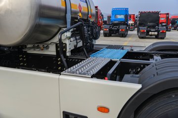 �������ó������콢GX 14.5L LNG 630���� 6X4 ����12�� AMT�Զ��� ǣ����ͼƬ