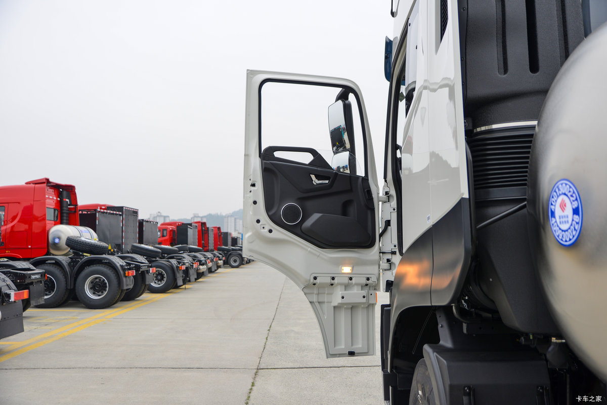 KL 12.9L LNG 480 4X2 ʿ12 ǣʻ                                               