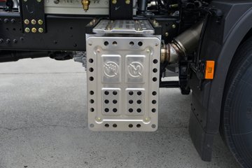 ��������KL 12.9L LNG 480���� 4X2 ��ʿ��12�� ǣ����ͼƬ