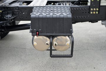 ��������KL 12.9L LNG 480���� 4X2 ��ʿ��12�� ǣ����ͼƬ