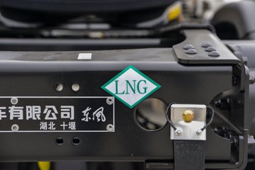 ��������KL 12.9L LNG 480���� 4X2 ��ʿ��12�� ǣ����ͼƬ