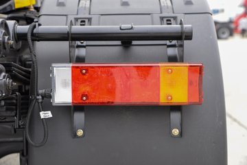 ��������KL 12.9L LNG 480���� 4X2 ��ʿ��12�� ǣ����ͼƬ