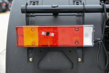 ��������KL 12.9L LNG 480���� 4X2 ��ʿ��12�� ǣ����ͼƬ