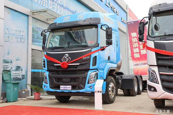 东风柳汽 乘龙H5 500马力 6X4 LNG自动档牵引车