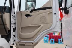 东风柳汽 乘龙H5 创富版 6.4L柴油 300马力 4X2 法士特8档 9.7米厢式载货车