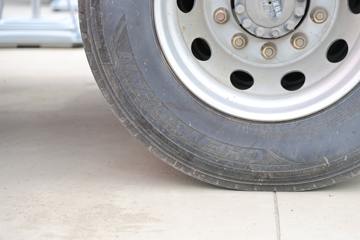 �������� ����H5 ������ 6.4L���� 300���� 4X2 ��ʿ��8�� 9.7����ʽ�ػ���ͼƬ