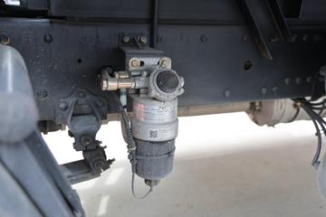 �������� ����H5 ������ 6.4L���� 300���� 4X2 ��ʿ��8�� 9.7����ʽ�ػ���ͼƬ
