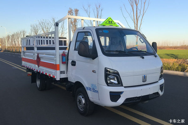 远程 锋锐V5M 标准版 129马力 4X2 4米甲醇气瓶运输车