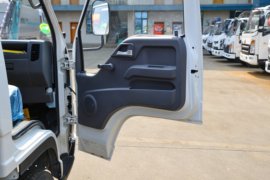 小卡之星3&nbsp;垃圾运输车驾驶室图片