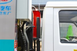 小卡之星3&nbsp;垃圾运输车底盘图片