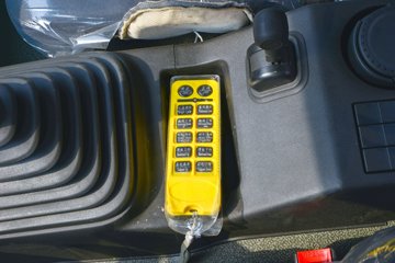 �������KR 230���� 4X2 ѹ��ʽ������(������)ͼƬ