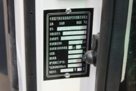 勇士M1&nbsp;垃圾运输车驾驶室图片