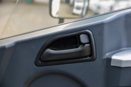 勇士M1&nbsp;垃圾运输车驾驶室图片